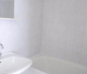 Location Appartement 2 pièces 25m² SETE 34200 - Photo 3