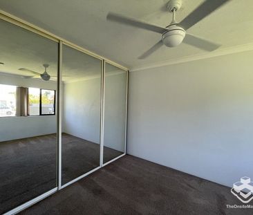 Ground floor unit in Mermaid Waters - Photo 5