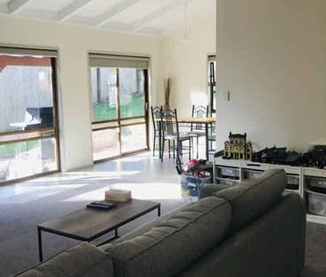 3 Bedroom Family Home in Browns Bay - Photo 1