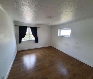 Carnon Downs, Truro, TR3 - Photo 3