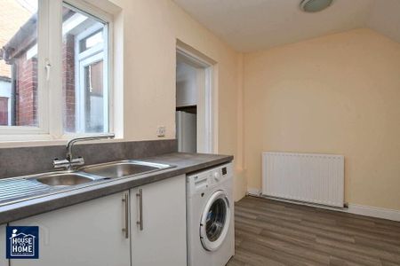 43 Iveagh Crescent, Belfast, BT12 6AW - Photo 3
