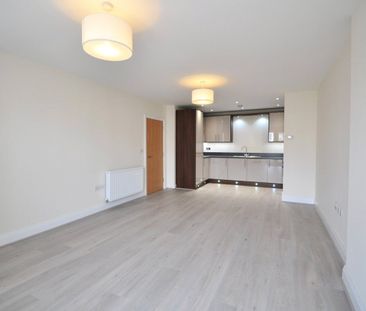2 bedroom Flat in Kestrel Court, Maidenhead - Photo 1