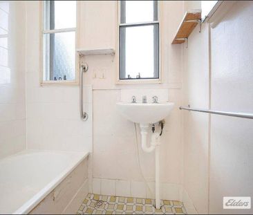 Charming 3-Bedroom Home in Tranquil Mt St Thomas Location - Photo 5