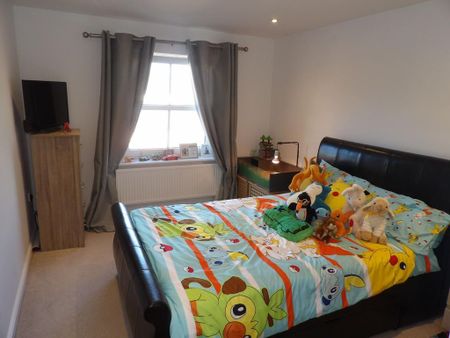 4 bedroom detached house to rent - Photo 3