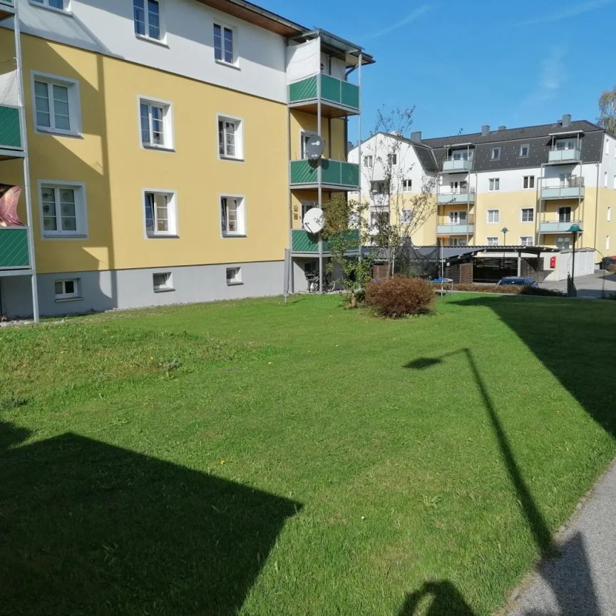 Gut aufgeteilte 4-Zimmer Maisonettewohnung mit 2 Balkonen und kleinem Garten in Ried im Innkreis - Photo 1