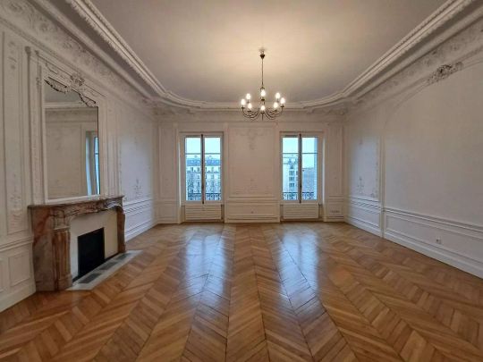 location Appartement T5 DE 220m² À PARIS - Photo 1