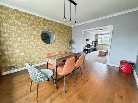 3 bedroom semi-detached bungalow to rent - Photo 3