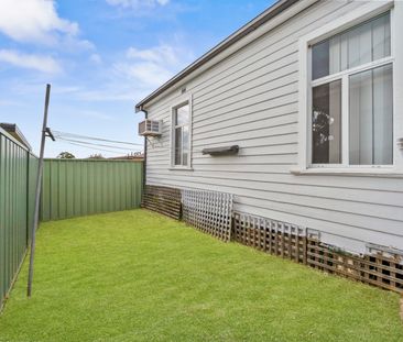 Renovated 2 Bedroom Home - Photo 5