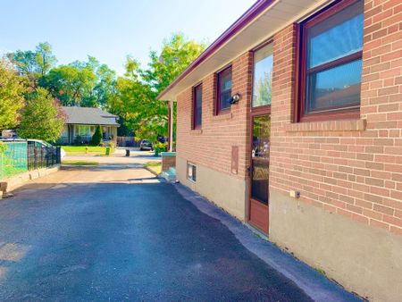 For Lease - 77 Wareside Road, Toronto, Ontario - Photo 3