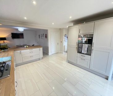 4 bedroom detached house to rent - Photo 1