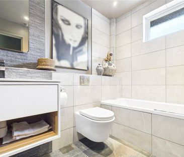 3 bedroom detached house to rent - Photo 3