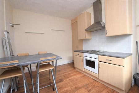4 bedroom terraced house to rent - Photo 4