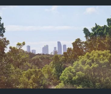 7a Edelsten Court, Carrara, Qld 4211 - Photo 5