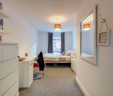 4 bedroom terraced house to rent - Photo 5