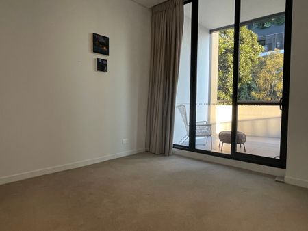 Fully Furnished 3 Bedroom Apartment In "WATERFALL" - Photo 3