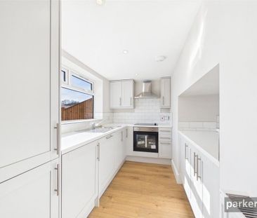 2 bedroom semi-detached house to rent - Photo 6