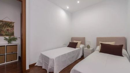 2-bedroom apartment for rent in Sant Pere Santa Caterina i la Ribera. - Photo 3