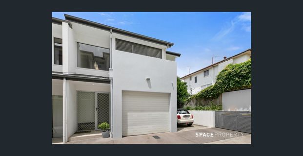 Affordable Living in Sought-After St Lucia - Photo 1