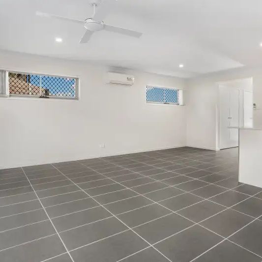 “3 Bedroom Townhouse” - Photo 1