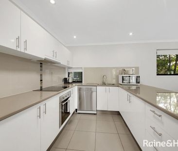 FULLY FURNISHED AND SELF CONTAINED INNER CITY APARTMENT - Photo 5