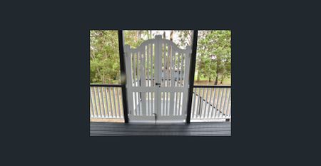 Exquisite Queenslander with original features, Close to town. - Photo 2