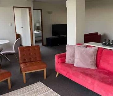 Spacious fully furnished flat in peaceful location - Photo 4