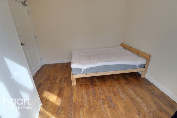 4 bedroom semi-detached house to rent - Photo 1