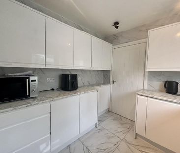 1 bedroom in a house share to rent - Photo 6