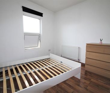(Bills Inclusive) Lea Bridge Road, Leyton, E10 - Photo 1