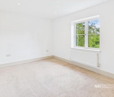 4 bedroom semi-detached house to rent - Photo 4