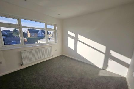 6 bedroom semi-detached house to rent - Photo 5