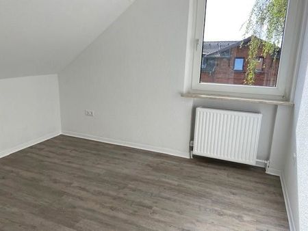 Nachmieter gesucht zum 15.01.2025: Attraktive 2,5 Zimmer Dachgeschosswohnung in Friedrichsort - Photo 5