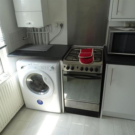 3 bedroom detached house to rent - Photo 3