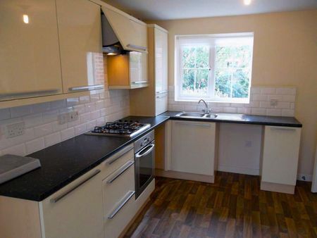 3 Bedroom Detached House for rent in Smedley Close, Nottingham - Photo 4