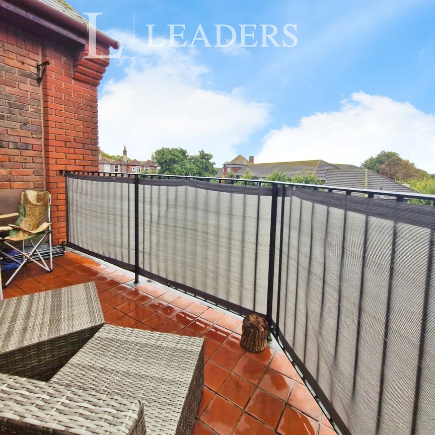 2 bedroom flat to rent Gosport Town Centre - Photo 1