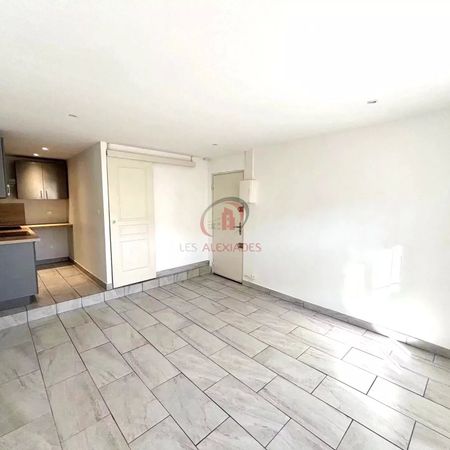 Location Appartement 1 pièce 23m² EVENOS 83330 - Photo 3