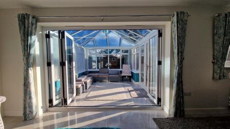 5 bedroom detached house to rent - Photo 3