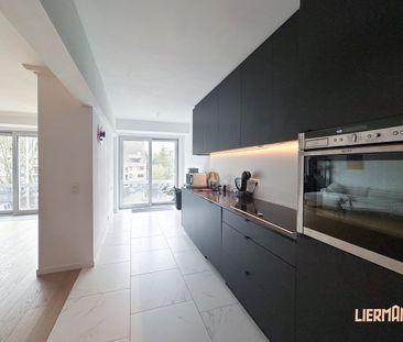 Lichtrijk en vernieuwd 2 SLK appartement op toplocatie - Foto 5