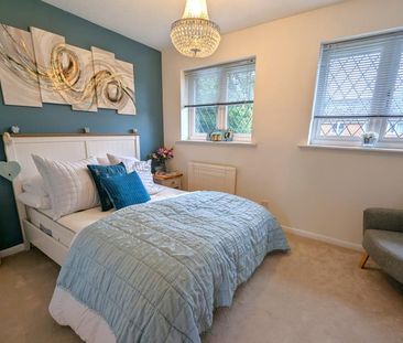 Rosebury Drive, Woking - 2 bedrooms Property for lettings - Seymours - Photo 5