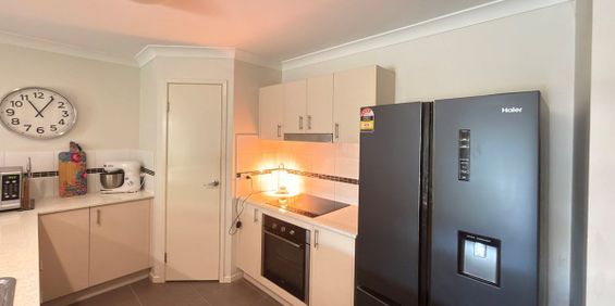 Four Bedroom Family Home In Silkstone! - Photo 3