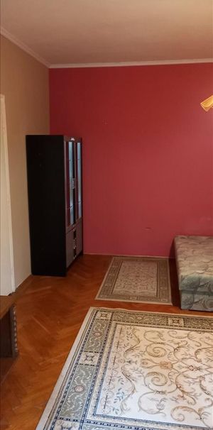 Kiadó részlegesen felújított lakás - Szolnok - Fotó 1