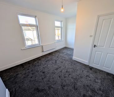 A 3 Bedroom Terraced - Photo 4