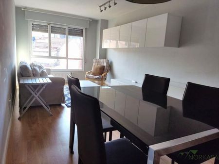 Alquiler de piso en Calle Fuertes Acevedo - Photo 4