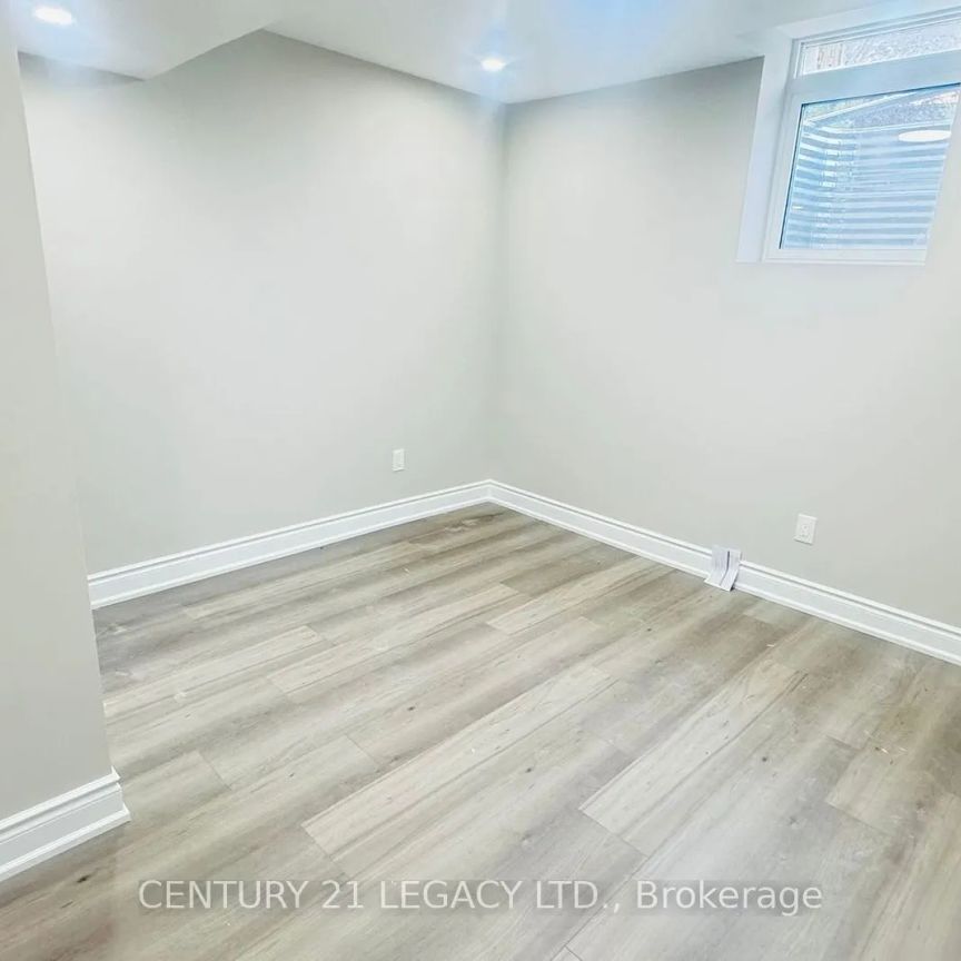 Detached Home For Lease | W9229421 - Photo 1