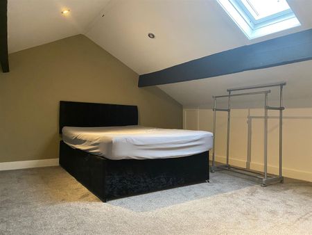 1 bed house share to rent in Manchester Road, Burnley, BB11 - Photo 2