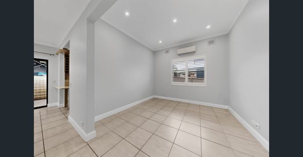 Newly Renovated Three Bedroom Family Home - Photo 1