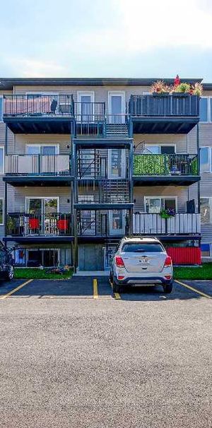 TRÈS BEAU 6 1/2 - LIBRE IMMÉDIATEMENT! - Photo 1