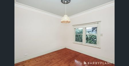 Charming Home in the Heart of Sunshine - Photo 2