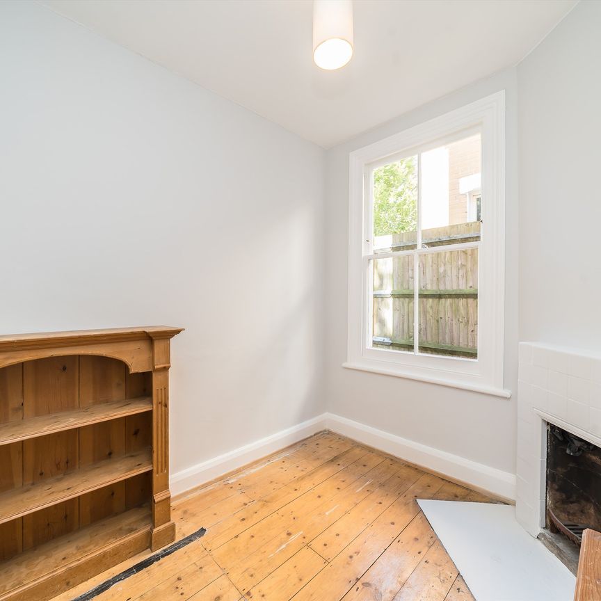 Lynn Road, Balham, SW12, London - Photo 1