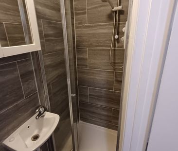 Room in a Shared House, Longhill Road, SE6 - Photo 5